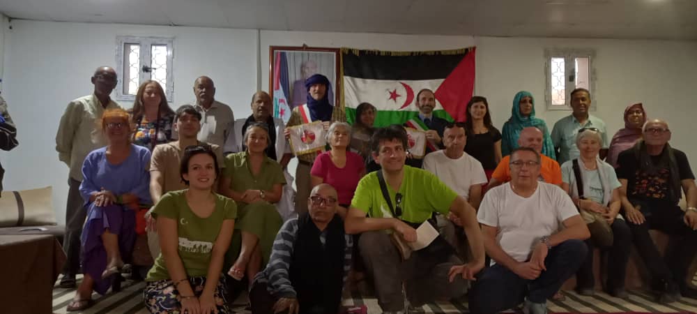 delegación italiana visita campamentos delegación italiana frente Polisario solidaridad bojador