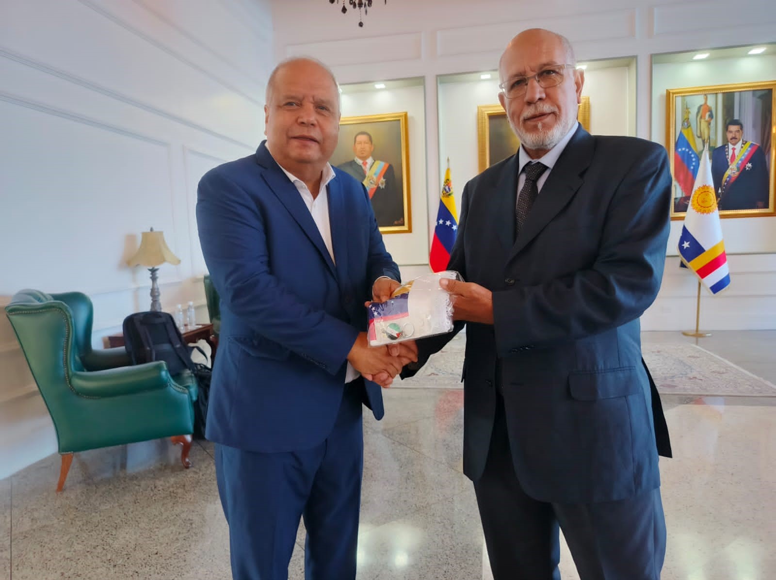 Hamma salama con , el Presidente del Grupo de Amistad Parlamentario Venezuela – RASD , diputado Carlos Gamarra Foro Parlamentario Mundial Antifascista