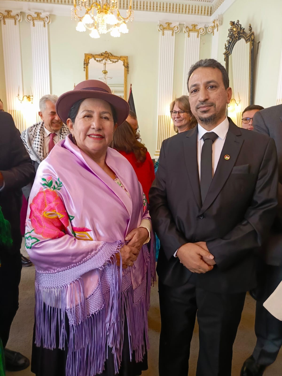 El encargado de Negocios de la Embajada con la ministra de Relaciones Exteriores de este país andino, Celinda Sosa Lunda El encargado de Negocios de la Embajada de la RASD