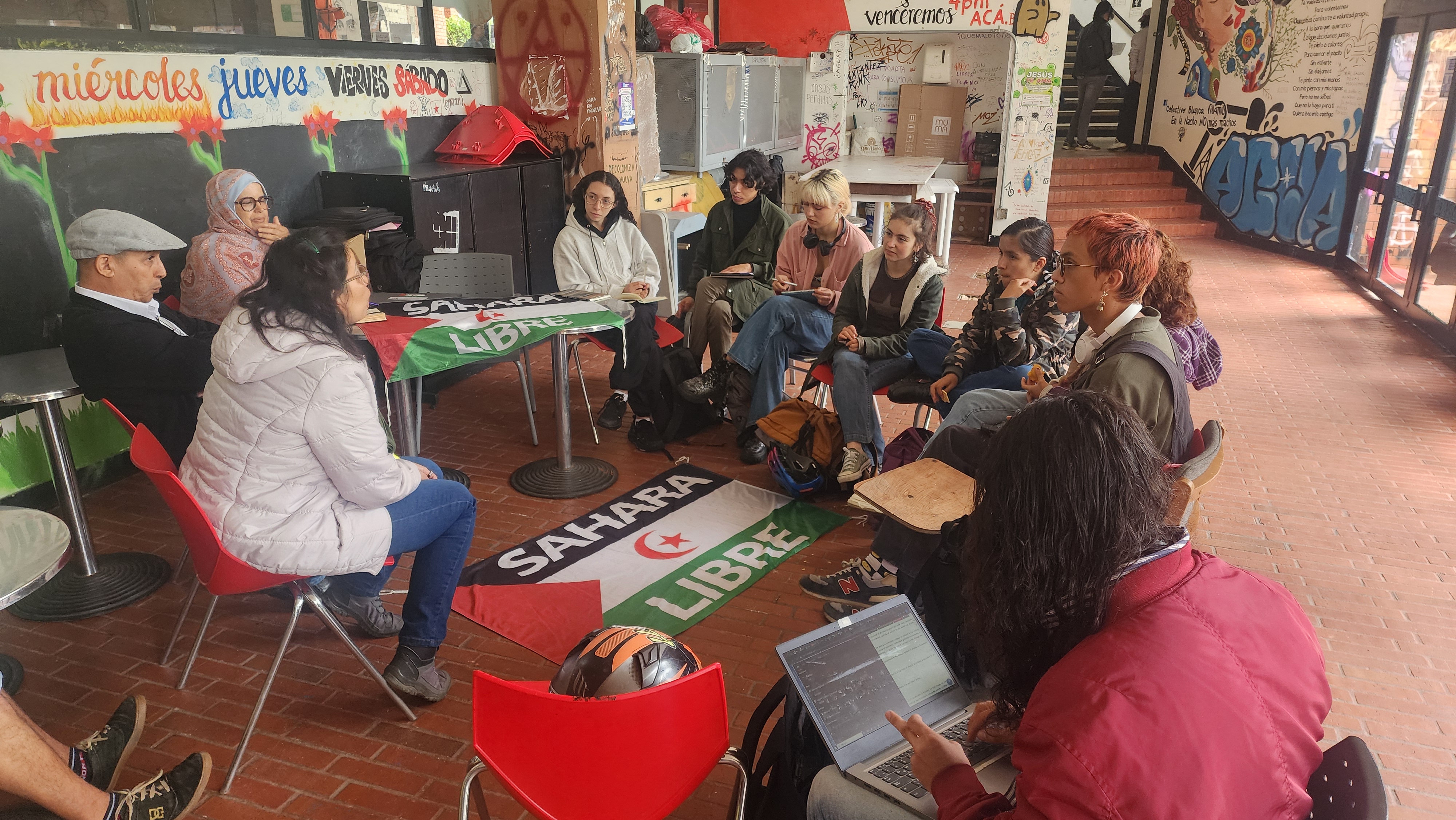 la activista El Galia Djimi en Universidad Nacional de Colombia El Galia Djimi