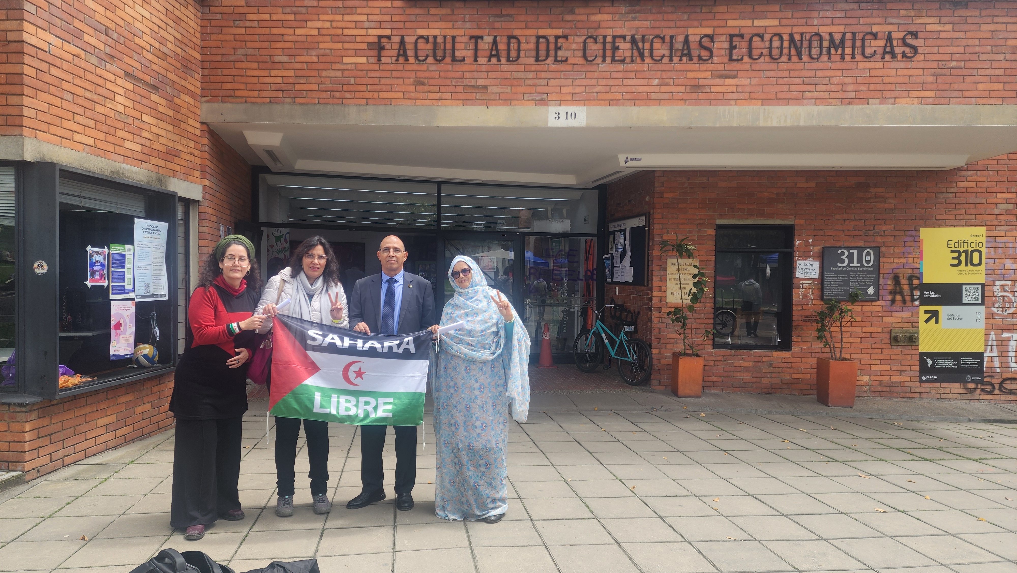 La causa saharaui presente en la Conferencia Latinoamericana y del Caribe de Ciencias Sociales en Bogotá Dayana, Lirio Ebhu y Galia Djimi