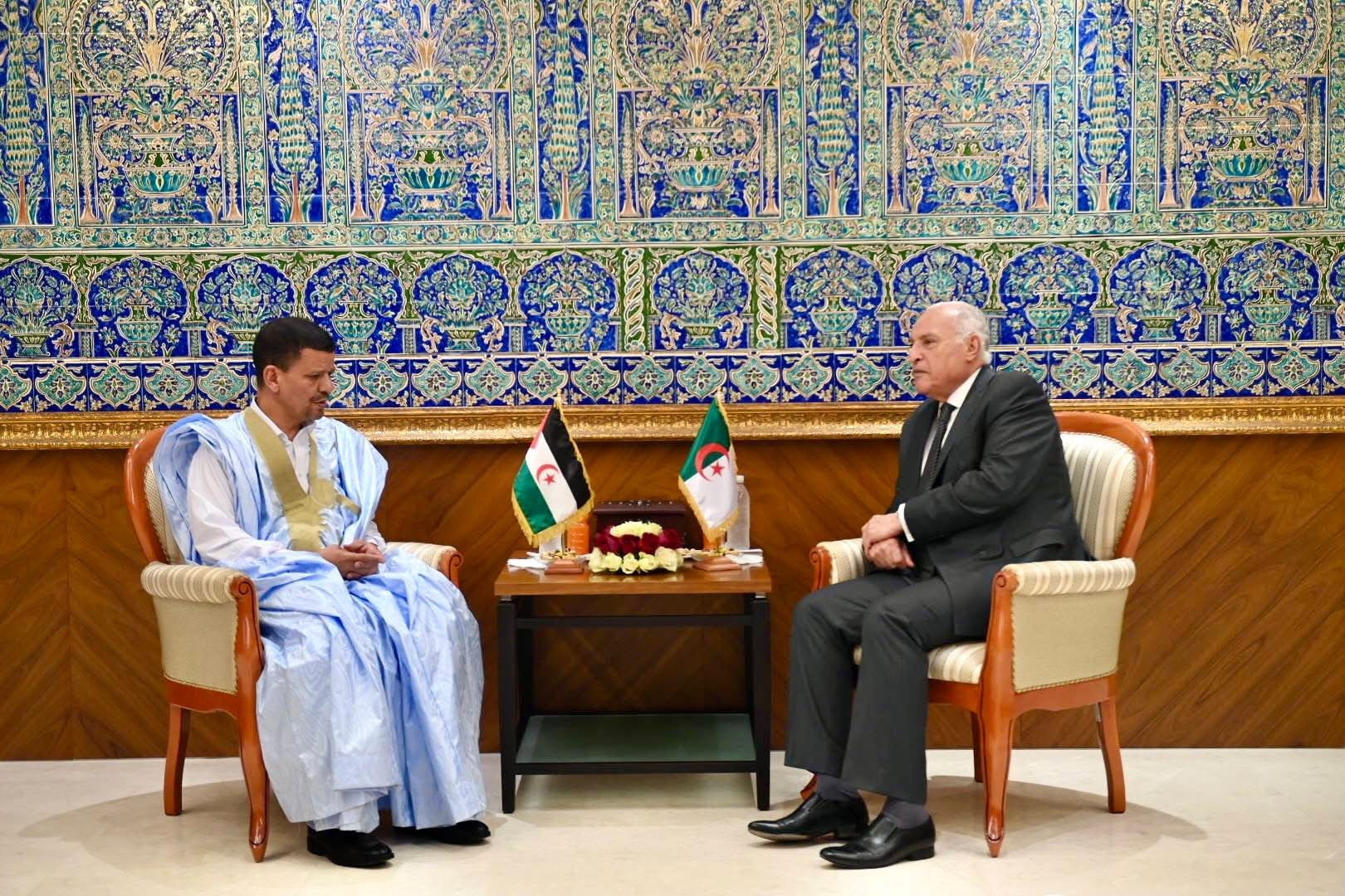 الجزائر