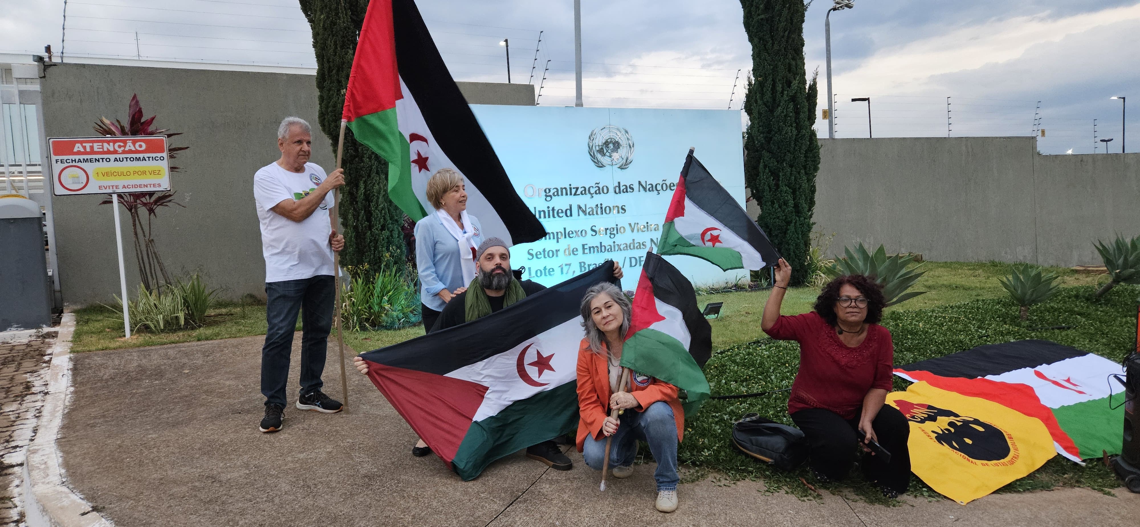 Vigilia ante la ONU en Brasilia apoya derecho del pueblo saharaui a la autodeterminación Vigilia ante la ONU en Brasilia apoya derecho del pueblo saharaui a la autodeterminación