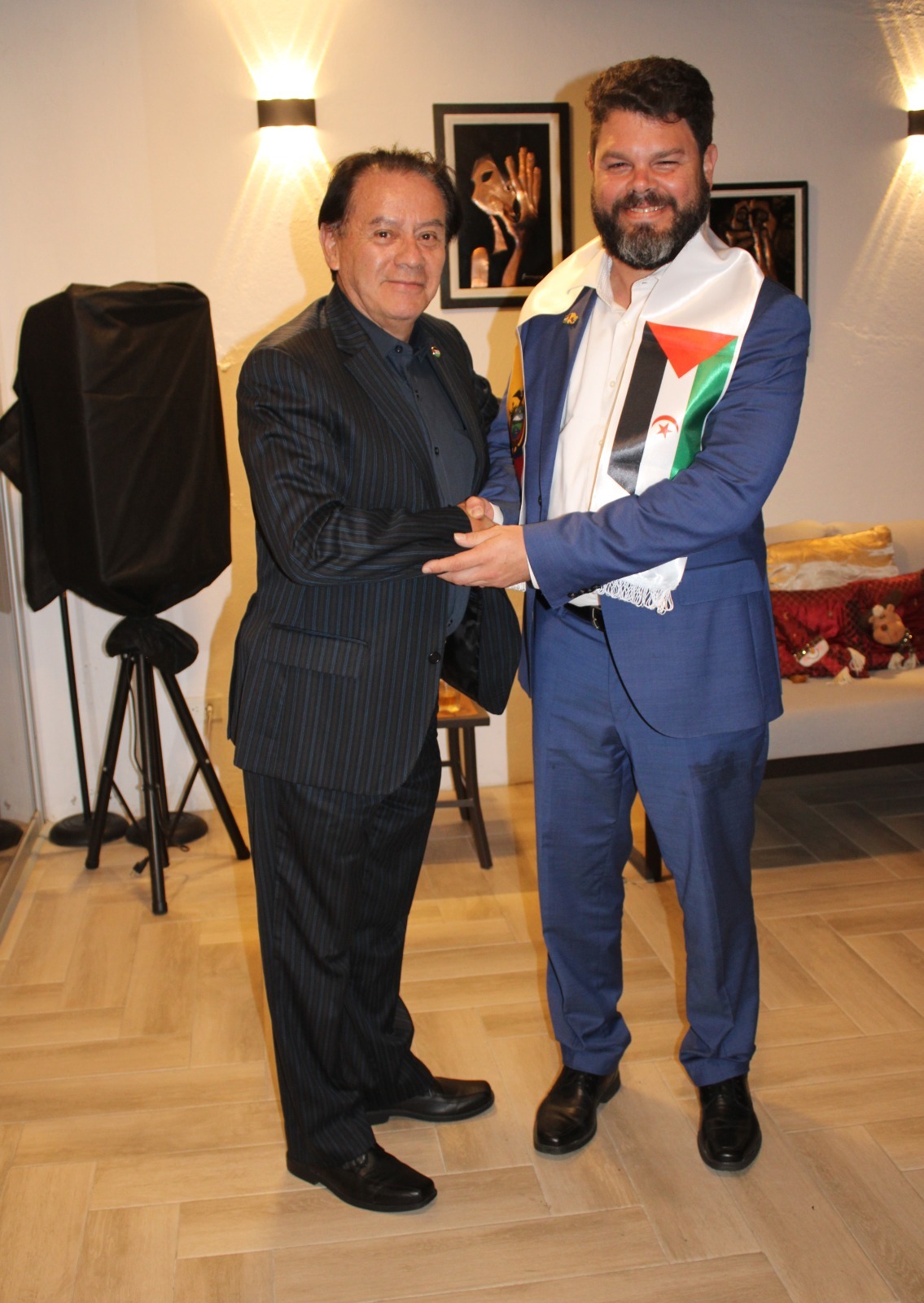 prestigioso científico cubano Fidel Antonio Castro Smirnov, académico titular de la Academia de Ciencias de Cuba y profesor investigador de la Universidad de La Habana con Pablo de la Vega