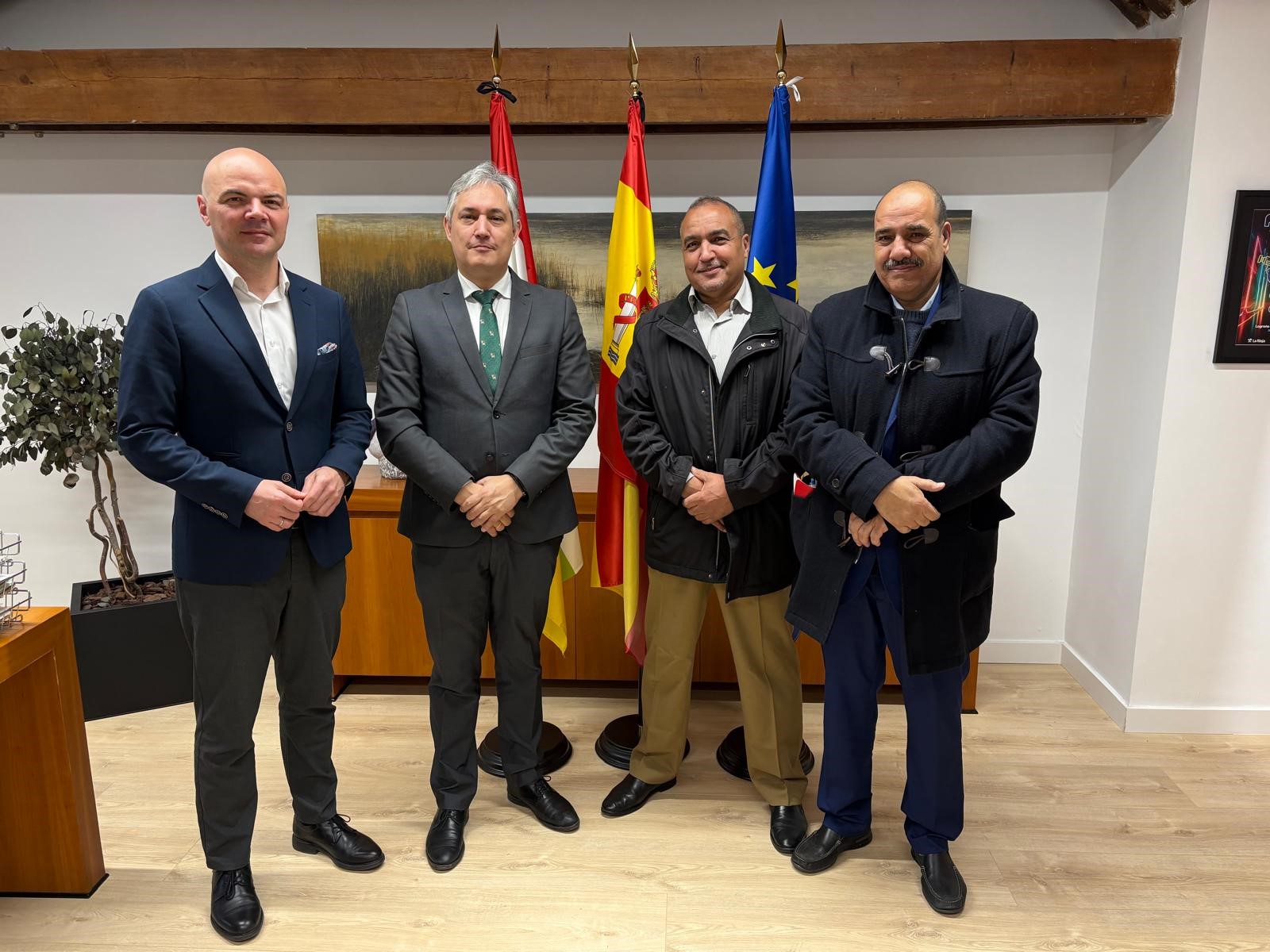 El consejero de Cultura, Turismo, Deporte y Juventud del Gobierno de La Rioja se reúne con el Ministro de Cultura de la República Saharaui