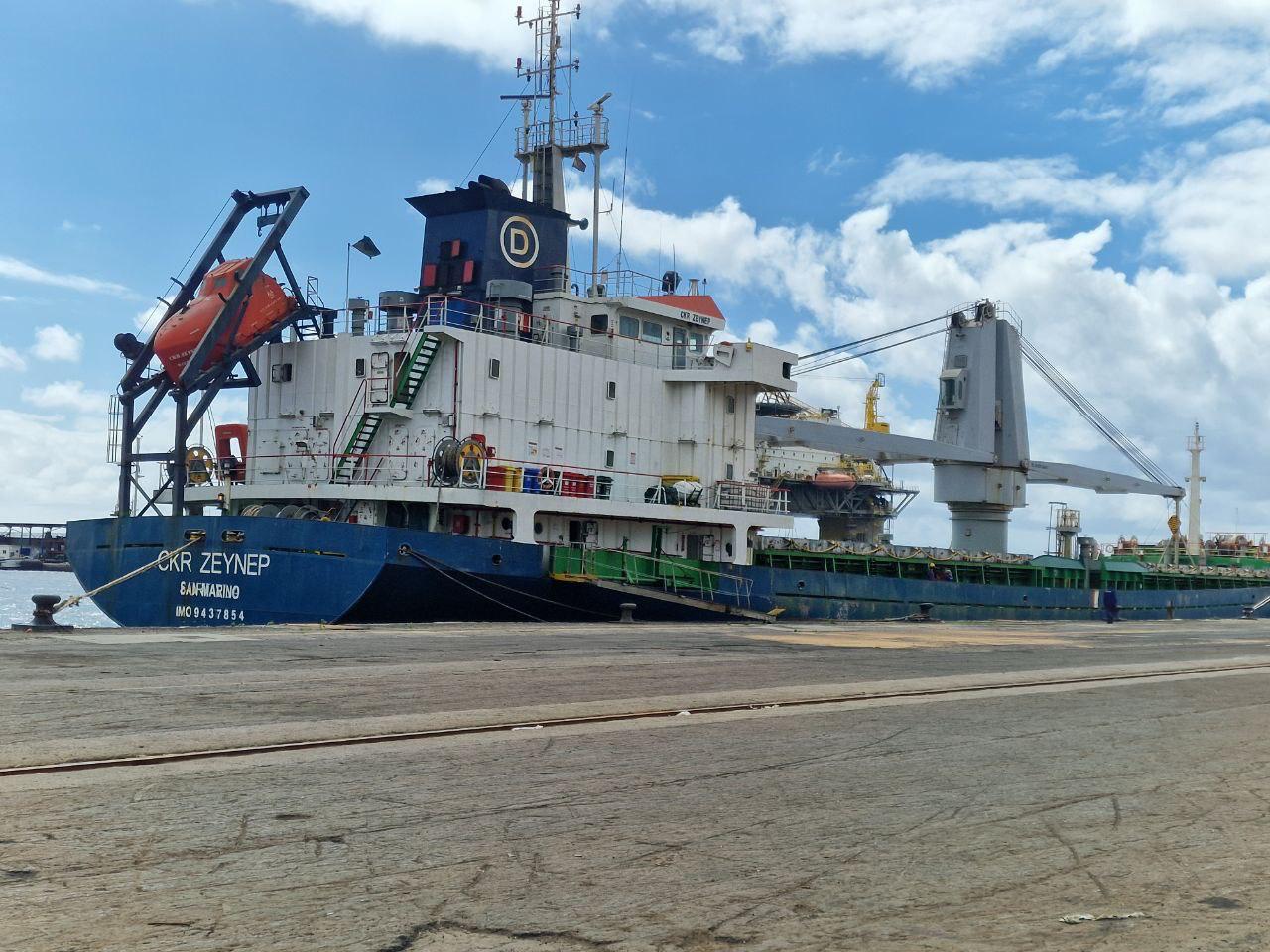 buque CKR Zeynep  transporta arena extraída de las costas del Sáhara Occidental