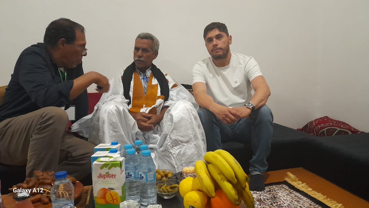 El periodista con algunos entrevistados