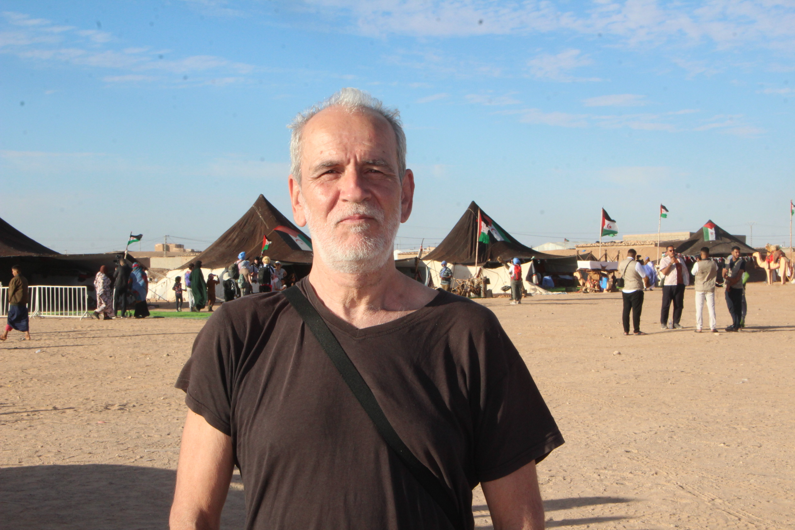 el acto en el campamento tradicional LeFrig