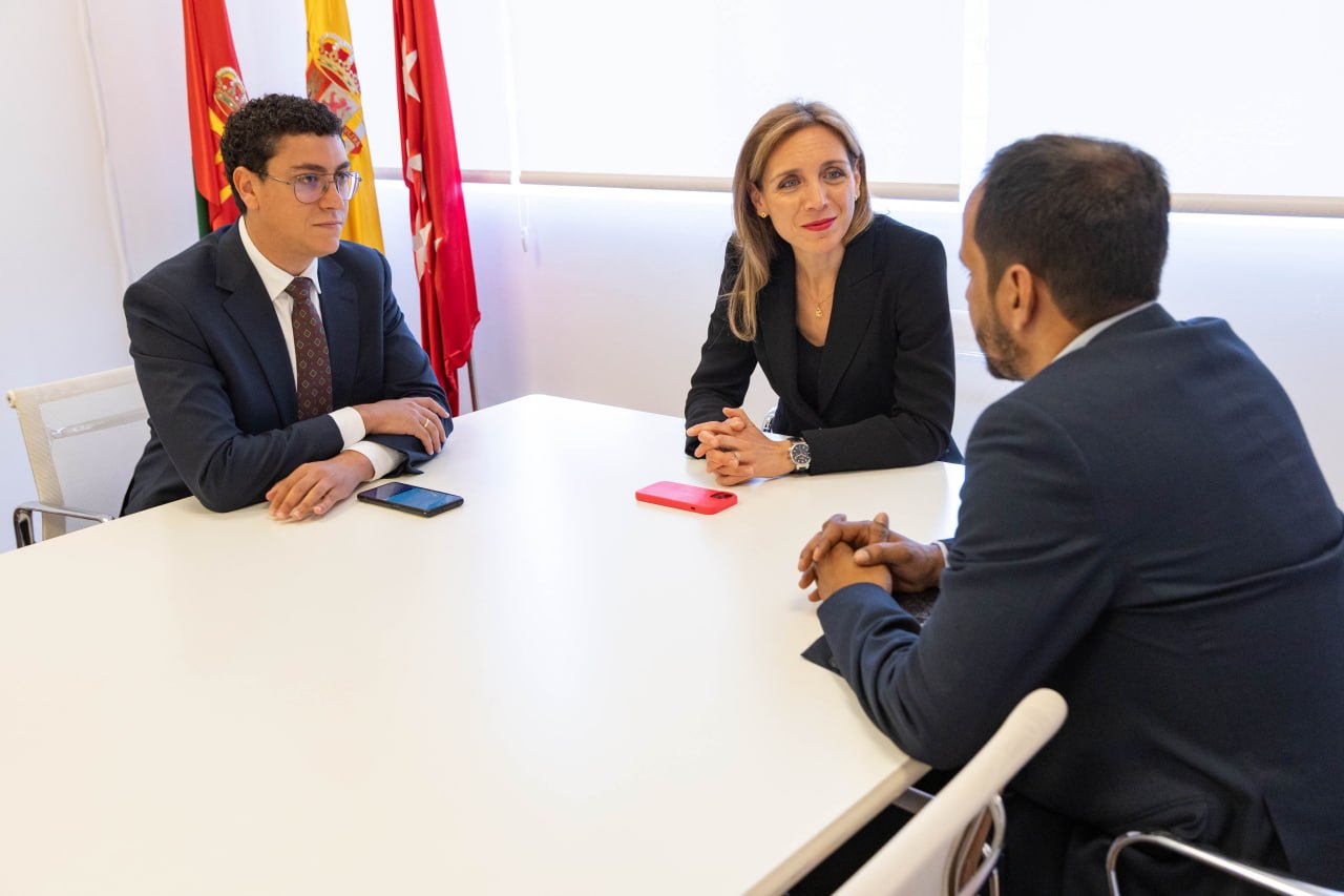 Alcaldesa de Alcorcón, Candelaria Testa - Delegado Saharaui, Jalil Mohamed Abdelaziz