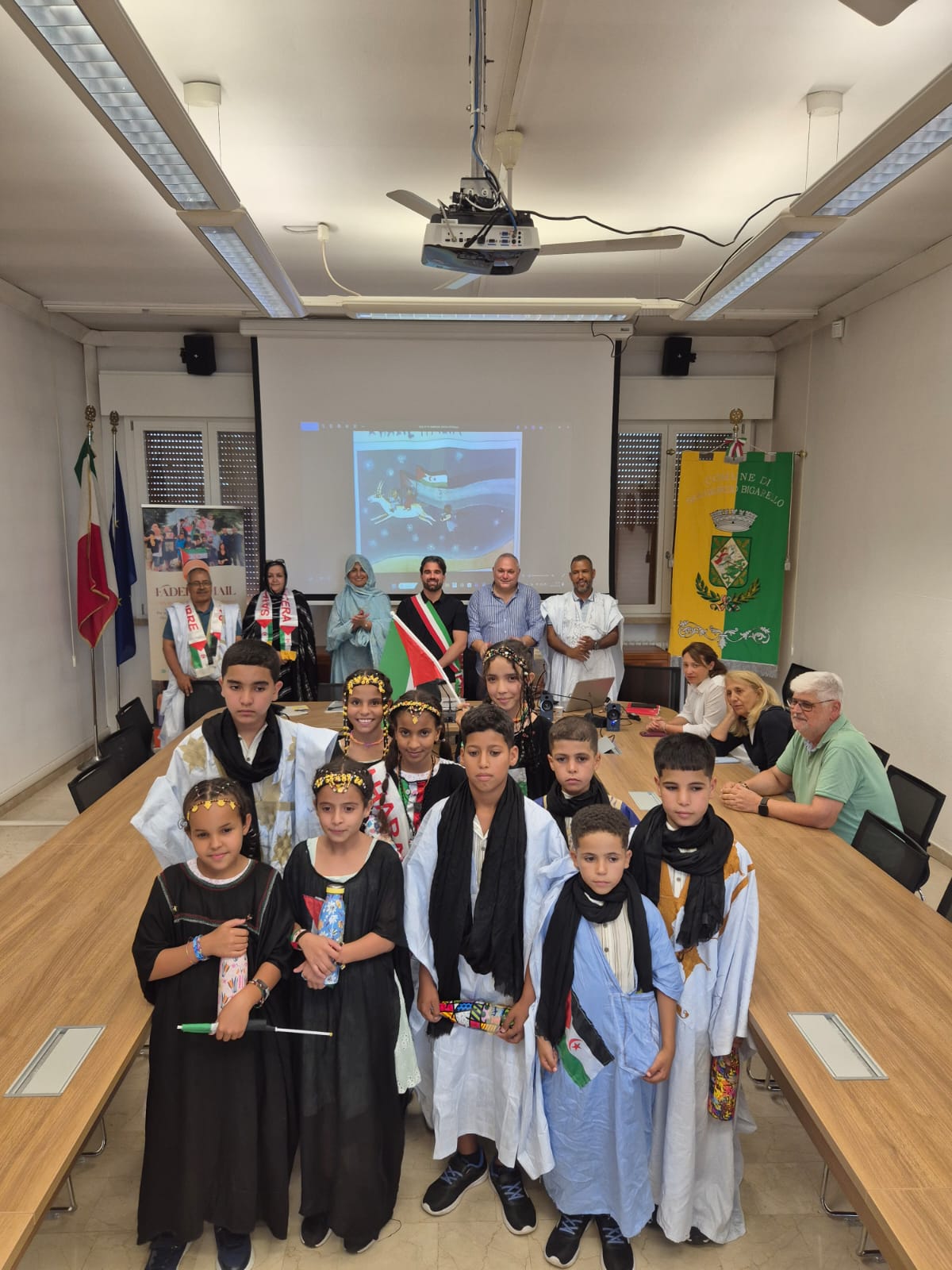 El presidente de la Provincia de Mantova, Carlo Bottani, recibe a la Representante del Frente Polisario en Italia y reitera su apoyo a una solución justa para la causa saharaui El presidente de la Provincia de Mantova, Carlo Bottani, recibe a la Representante del Frente Polisario en Italia y reitera su apoyo a una solución justa para la causa saharaui