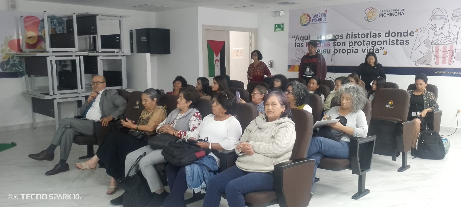 …………………………………………………………………………………………………….. Programa de protección integral del Gobierno Provincial de Pichincha en Ecuador patrocina exhibición de “Insumisas” Programa de protección integral del Gobierno Provincial de Pichincha en Ecuador patrocina exhibición de “Insumisas”