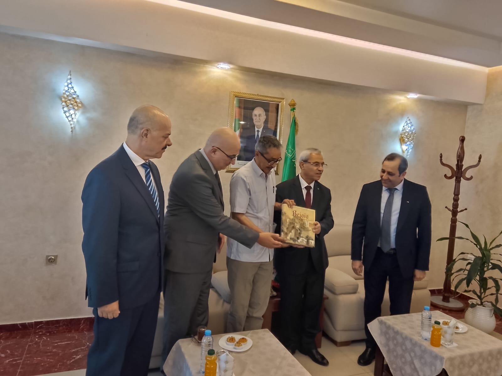 الجزائر