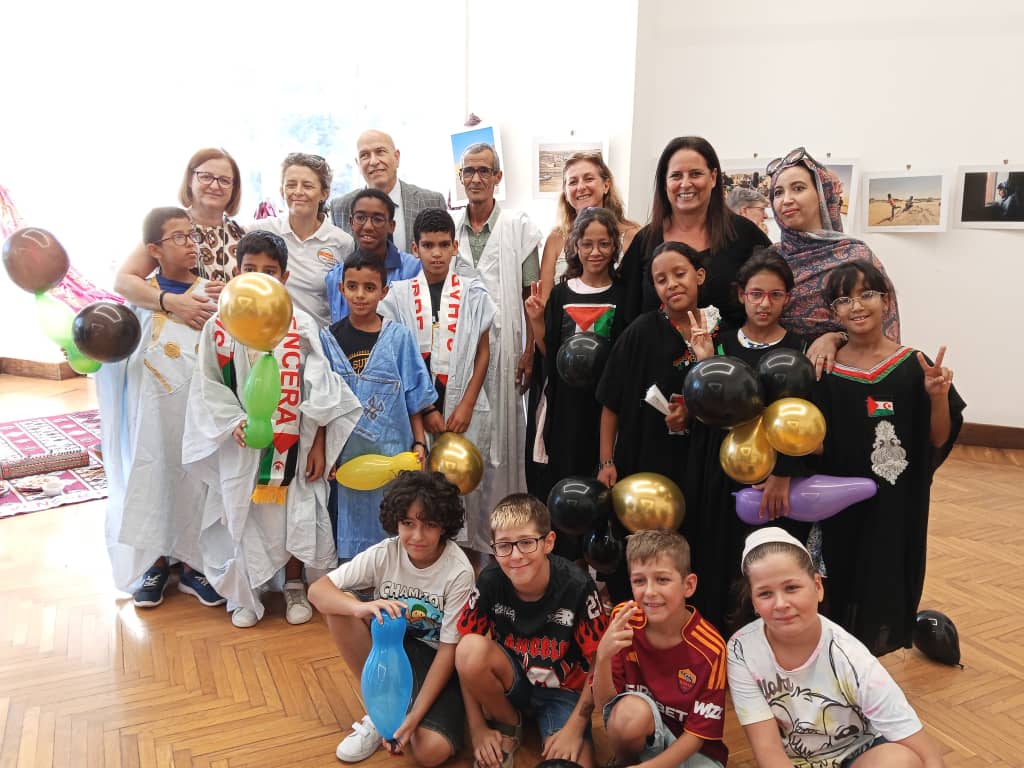 Grupo de pequeños embajadores de la paz