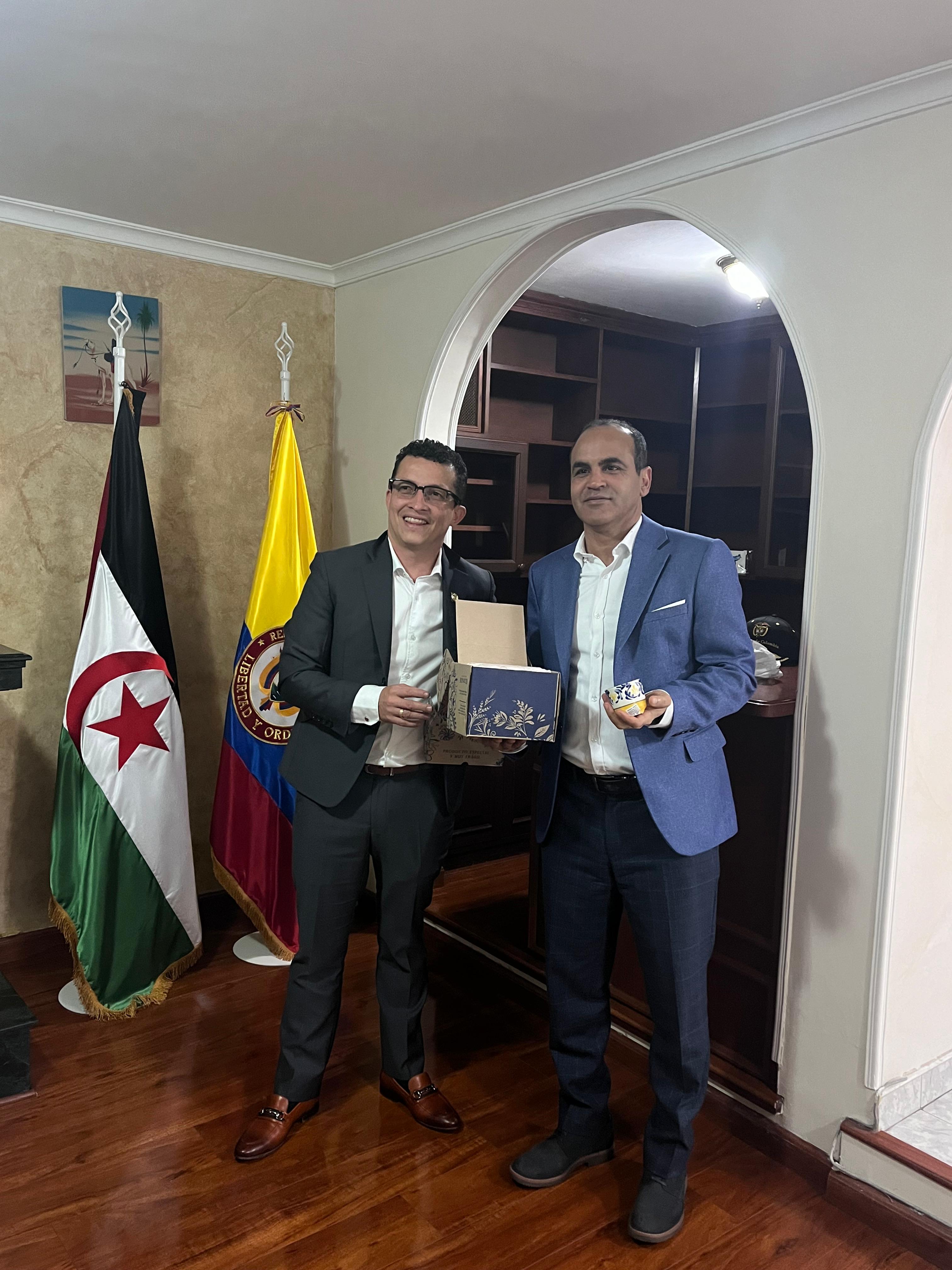 El Congresista colombiano del Pacto Històrico con el Consejero de la Embajada en Colombia, Hauari Ahmed Molud El Congresista colombiano del Pacto Històrico con el Consejero de la Embajada en Colombia, Hauari Ahmed Molud