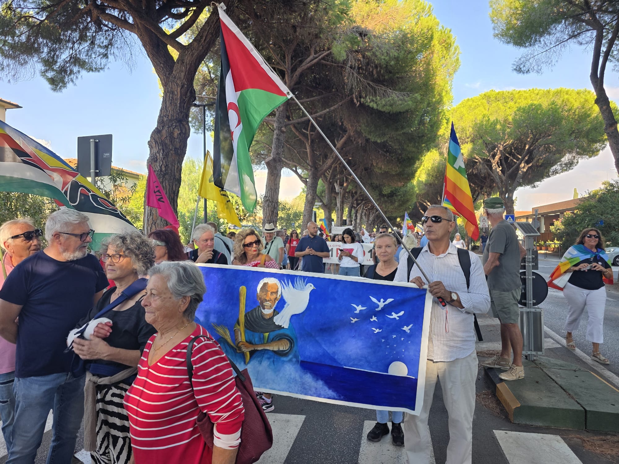 Frente POLISARIO participa en la Cuarta Marcha Mundial por la Paz en Cecina, Italia